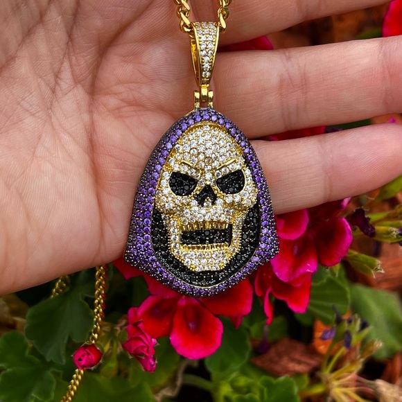 Jewelry - Icy Skeletor Pendant